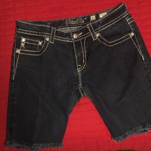 Women’s cutoff shorts